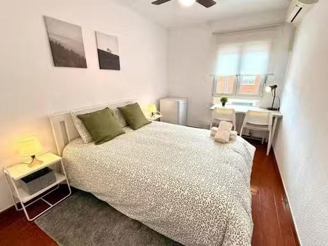Único Habitación en Calle Cristo de la Victoria, Usera