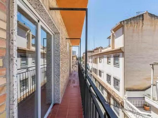 Encantador Habitación en Calle Ávila, Zaidín