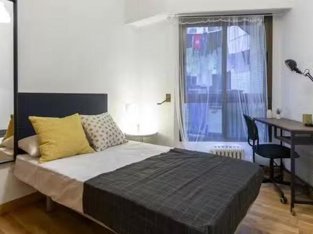 Encantador Habitación en Calle de Cáceres