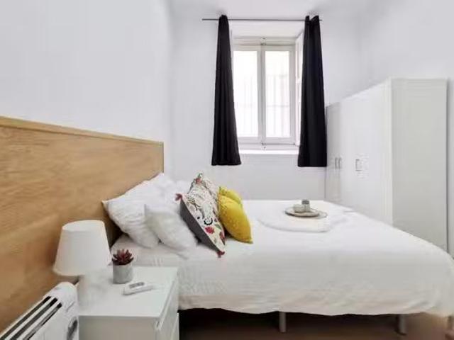 ¡Recién llegado! Habitación en Calle de Bailén, Palacio