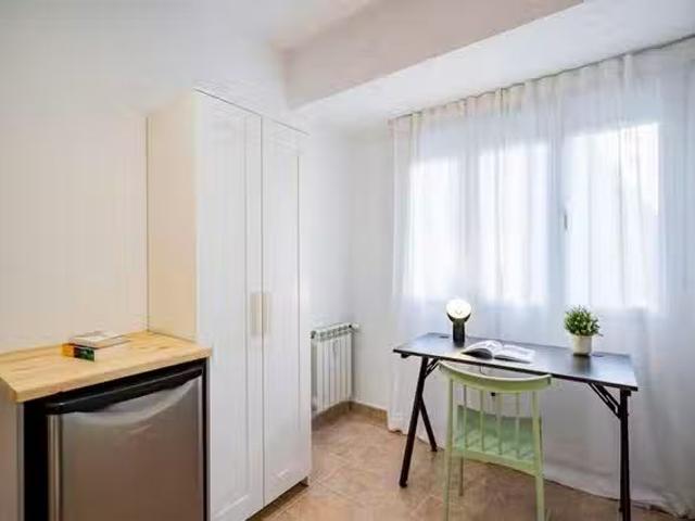 ¡En alquiler! Habitación en Calle de Bravo Murillo, Valdeacede.