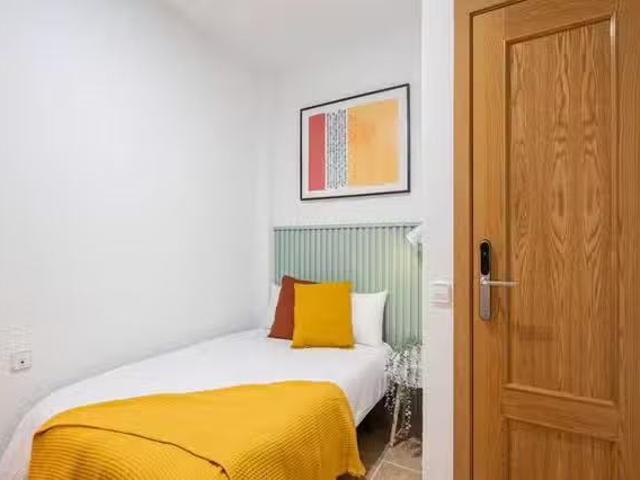 Bonito Habitación en Calle de Bravo Murillo, Valdeacederas