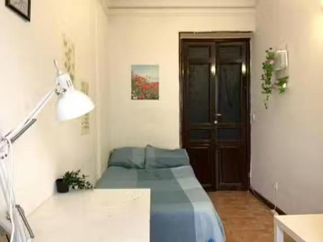 Encantador Habitación en Calle de la Princesa, Argüelles