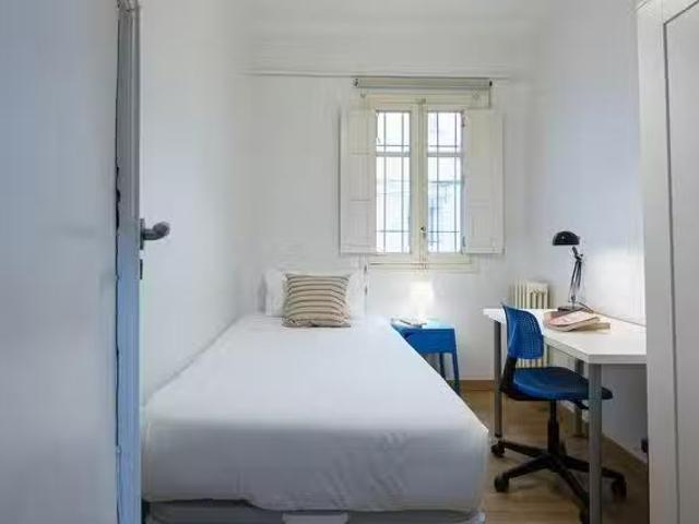 ¡En alquiler! Habitación en Calle de Palos de la Frontera, Pal.