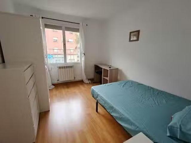 ¡Oferta! Habitación en Calle del Arroyo del Olivar, Puente de.
