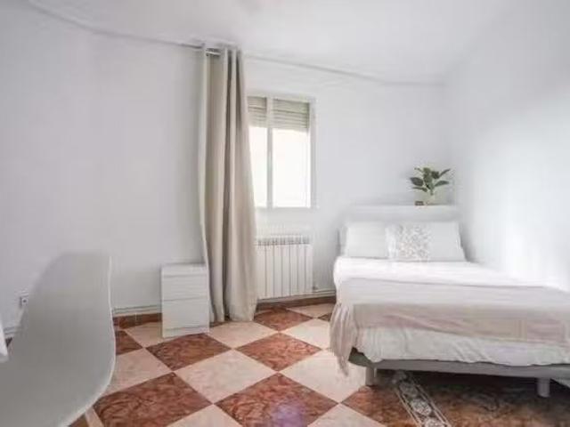 ¡En alquiler! Habitación en Calle del Puerto de Almansa