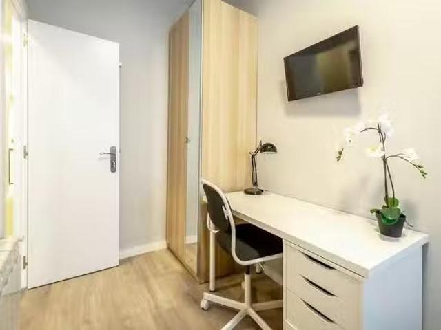 ¡Renta! Habitación en Calle del Puerto de Canfranc, Numancia