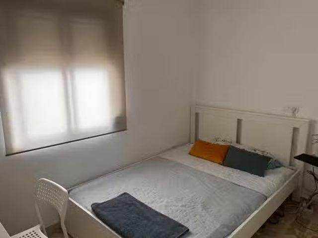 Encantador Habitación en Calle Juanito Valderrama