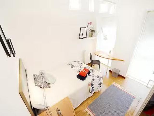 Acogedor Habitación en Calle Julián Zugazagoitia, Miribilla