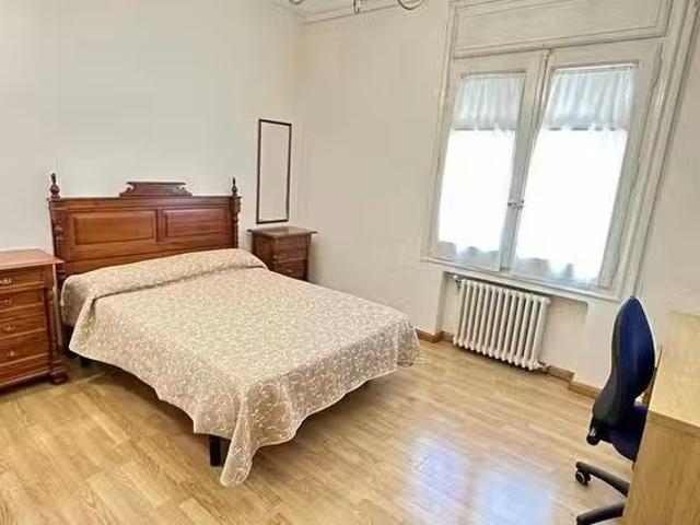 ¡Oferta! Habitación en Calle Mariano Barbasán, Universidad
