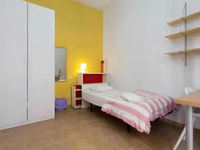 ¡En alquiler! Habitación en Calle Mesón de Paredes, Embajadores