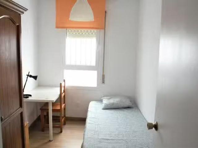 Encantador Habitación en Calle Sol