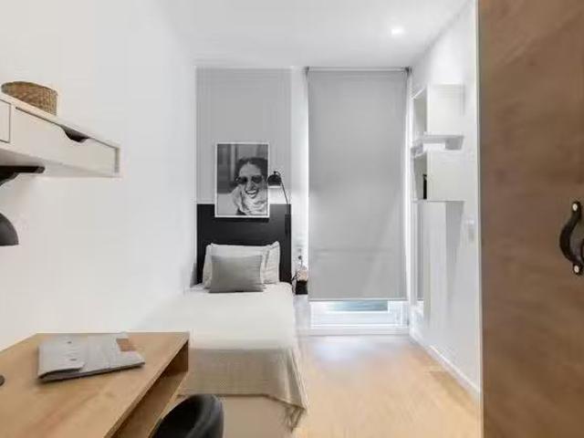 Encantador Habitación en Calle Salamanca, Gran Vía