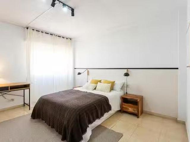 Encantador Habitación en Calle San Juan Bosco, Ensanche Diputa.