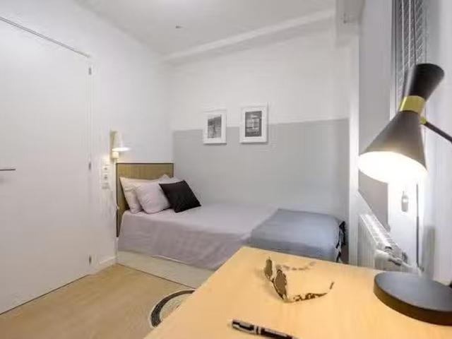 ¡En alquiler! Habitación en Calle Rodríguez de Cepeda, Albors