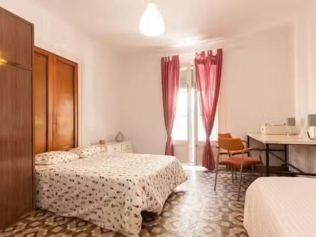¡En alquiler! Habitación en Carrer d'Avinyó