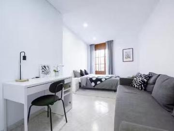 ¡En alquiler! Habitación en Carrer de Baix, Ciutat Vella