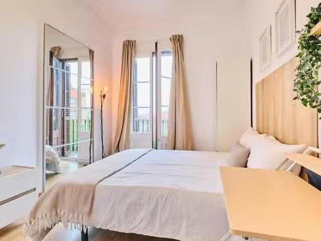 Encantador Habitación en Carrer de Balmes, Eixample