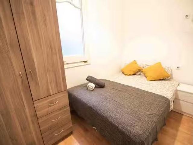 Único Habitación en Carrer de Balmes, l'Antiga Esquerra de l'E.