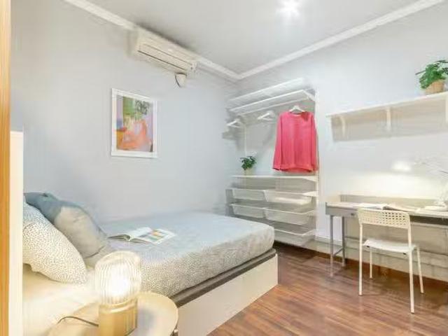 ¡Renta! Habitación en Carrer de Balmes, l'Antiga Esquerra de l.