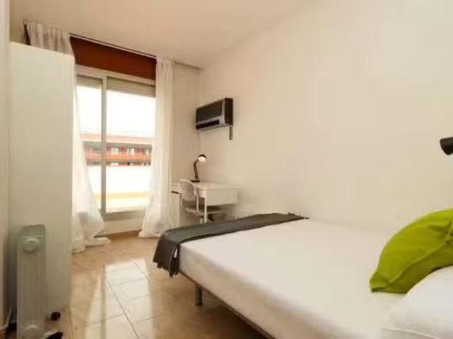 Encantador Habitación en Carrer de Caballero