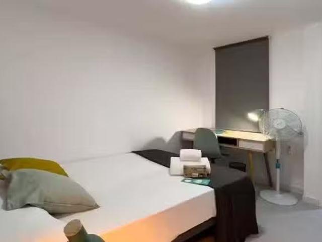 Bonito Habitación en Carrer de Ferran