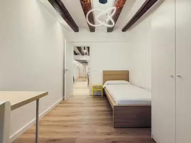 ¡Oferta! Habitación en Carrer de la Portaferrissa, El Gòtic