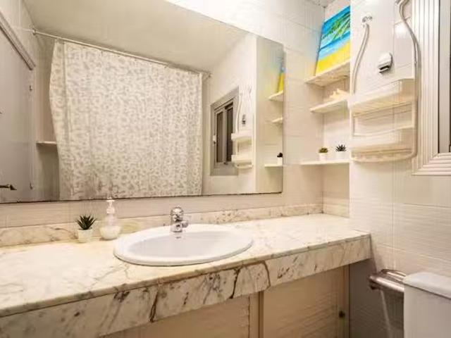 Nuevo Habitación en Carrer de Pi i Margall