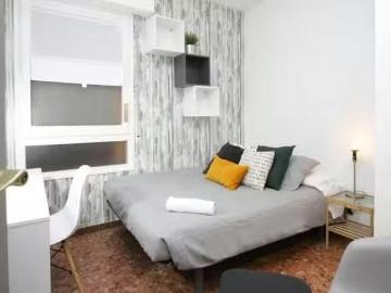 Encantador Habitación en Carrer de Roger de Llúria, Dreta de l.