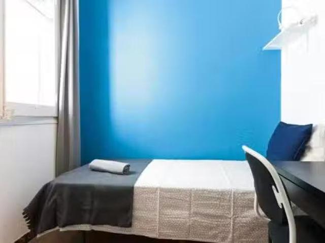 ¡Recién llegado! Habitación en Carrer de Sugranyes, Sants Badal