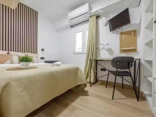 Bonito Habitación en Carrer del Doctor Vicent Zaragoza, Benima.