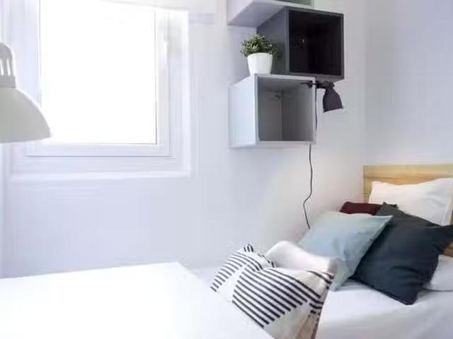 Acogedor Habitación en Carrer Gran de Gràcia