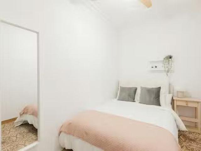 Bonito Habitación en Carrer Sorní, El Pla del Remei