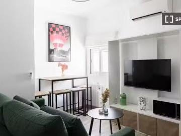 ¡Recién llegado! Habitación en alquiler en apartamento de 3 do.