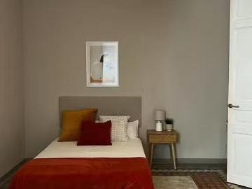 Único Habitación en Avinguda de la República Argentina, El Put.