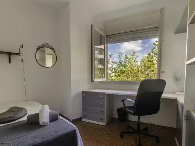 Encantador Habitación en Avinguda del Paral. lel, El Poblesec