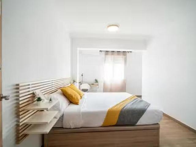 ¡Oferta! Habitación en Avinguda del Primat Reig, Trinitat