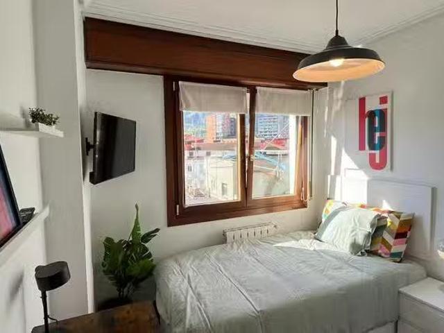 ¡En alquiler! Habitación en Errekalde plaza, Errekaldeberri La.