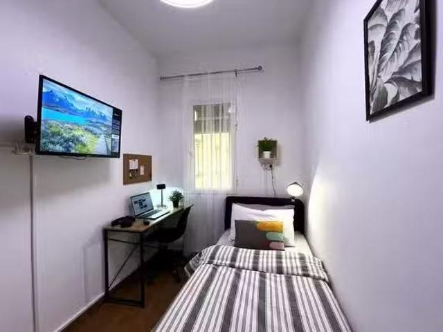 Único Habitación en Paseo de la Virgen del Puerto