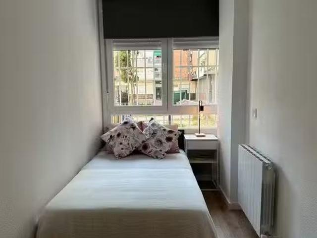 Bonito Habitación en Paseo de Santa María de la Cabeza