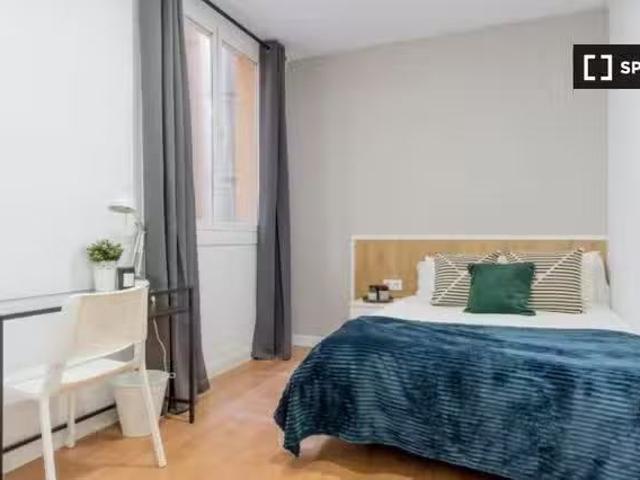 Bonito Habitación en piso compartido en alquiler en Fuente del.