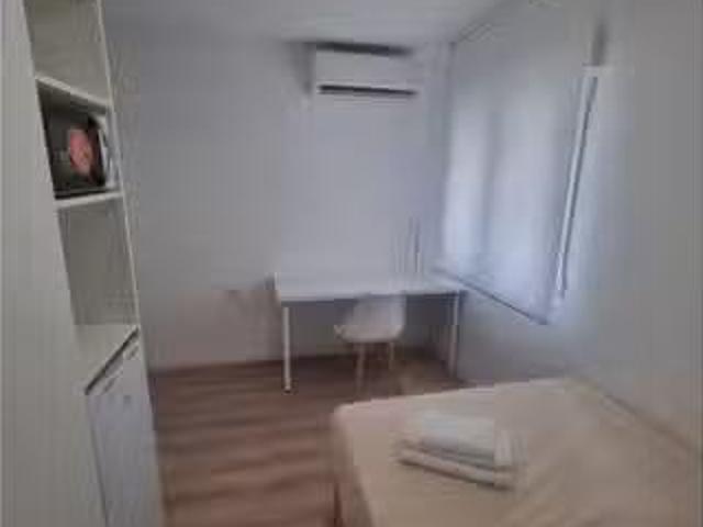 Único Habitación en piso compartido en alquiler en Peñagrande.