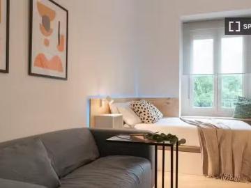 Casa en alquiler en Calle de Caracas, Madrid - Cocina equipada