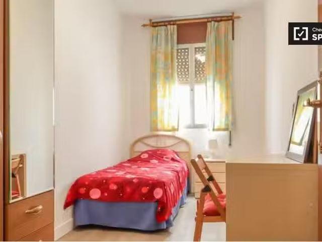 Encantador Habitación en piso compartido en alquiler en Ventas.