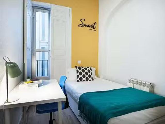 ¡En alquiler! Habitación en Plaza de la Marina Española