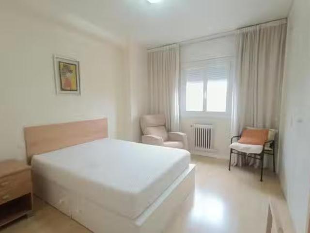 ¡En alquiler! Habitación en Plaza Pio Baroja, San Juan