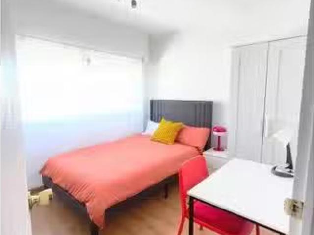 Único Habitación en un piso compartido de 3 habitaciones, Orca.