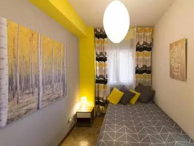 Encantador Habitación en Vía Complutense, Junta Municipal 5