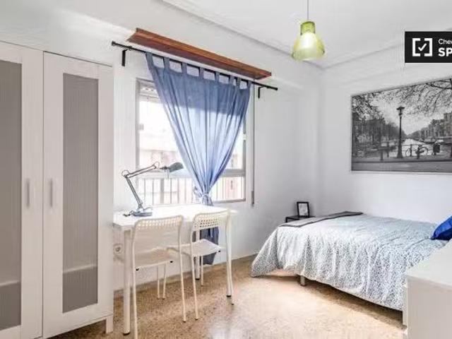 Único Habitación luminosa en alquiler en L'Amistat, Valencia