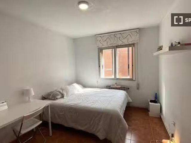 Bonito Habitación luminosa en Madrid, a 15 min de Atocha